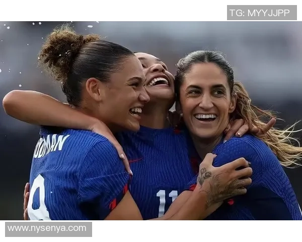 最风流足球球星女友美照曝光 细数她们与球员的甜蜜瞬间